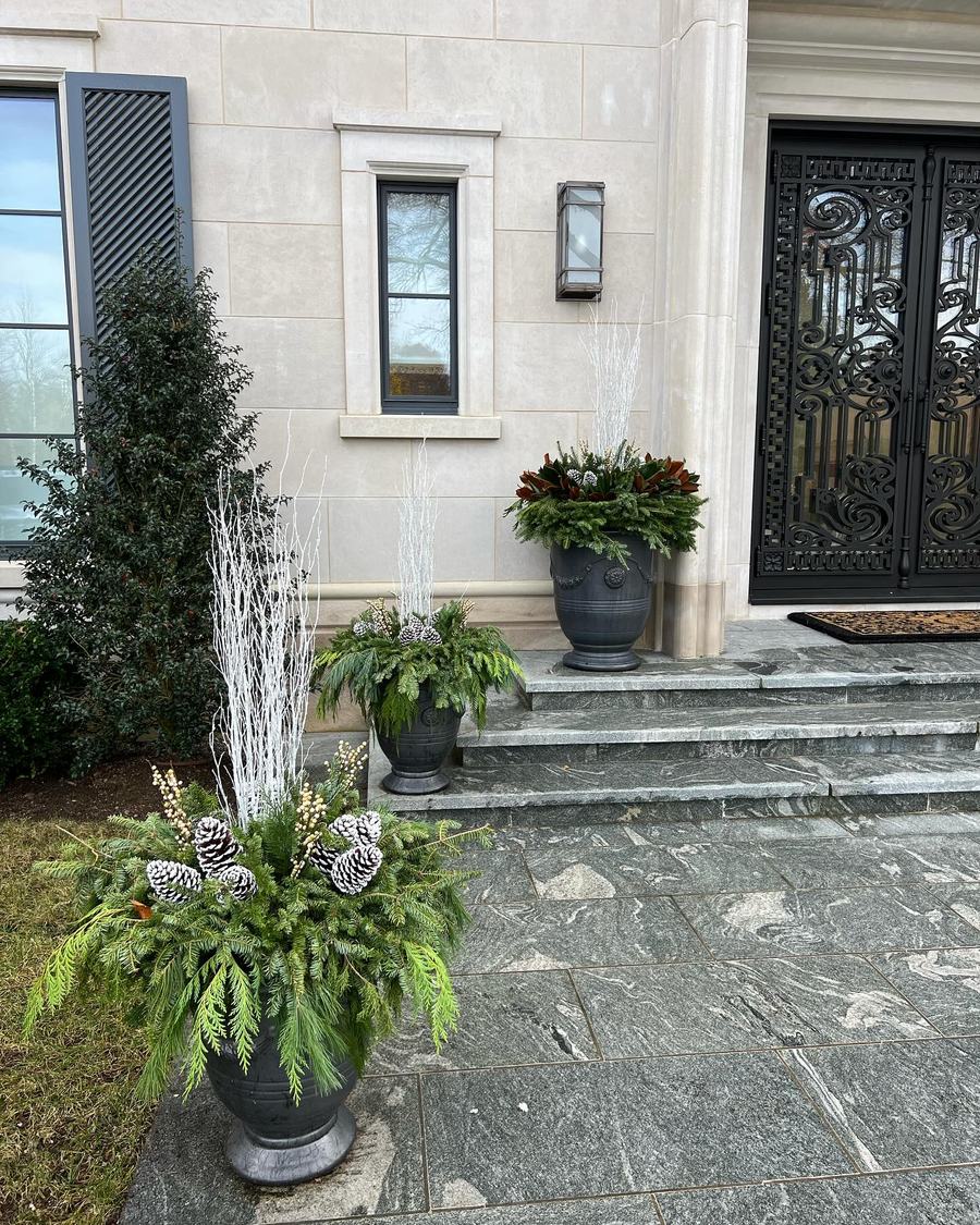 Seasonal entrance plantings